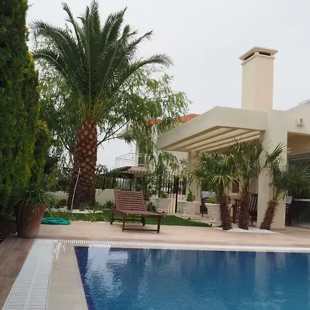 فيلة Met Privee Zwembad Çeşme